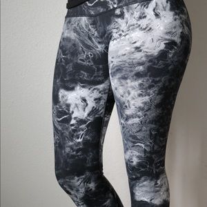 Tuff Athletics |  Black & White Marble Leggings